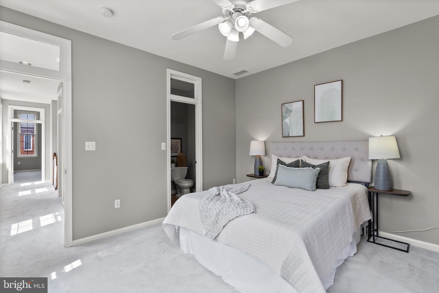 113 W Clement St Property Photo 25