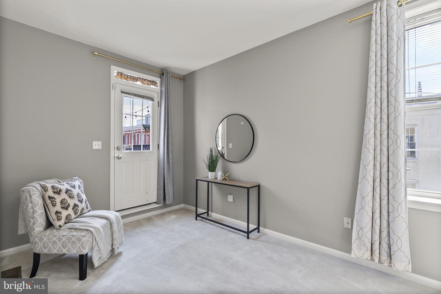 113 W Clement St Property Photo 26