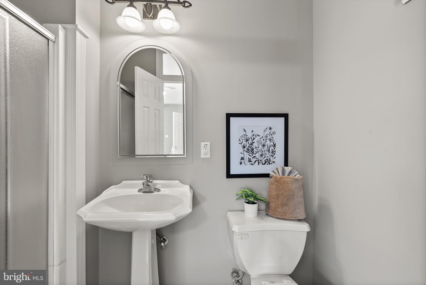 113 W Clement St Property Photo 30