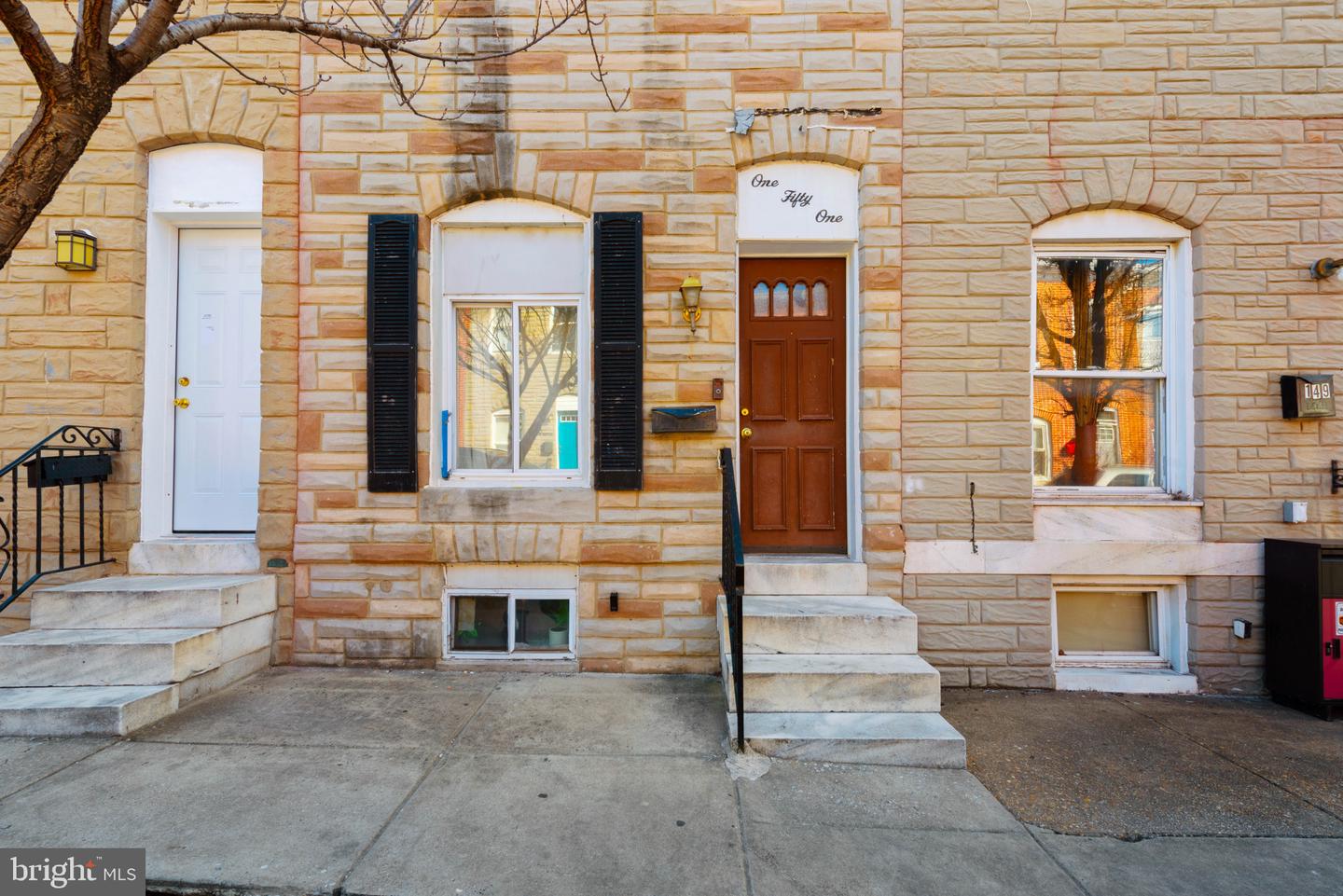 151 N Decker Ave Property Photo 1