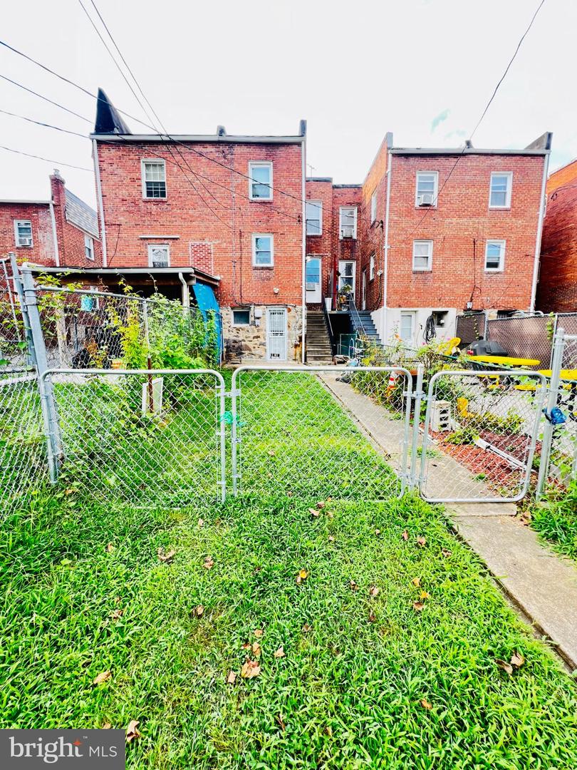 4717 Frederick Ave Property Photo 17