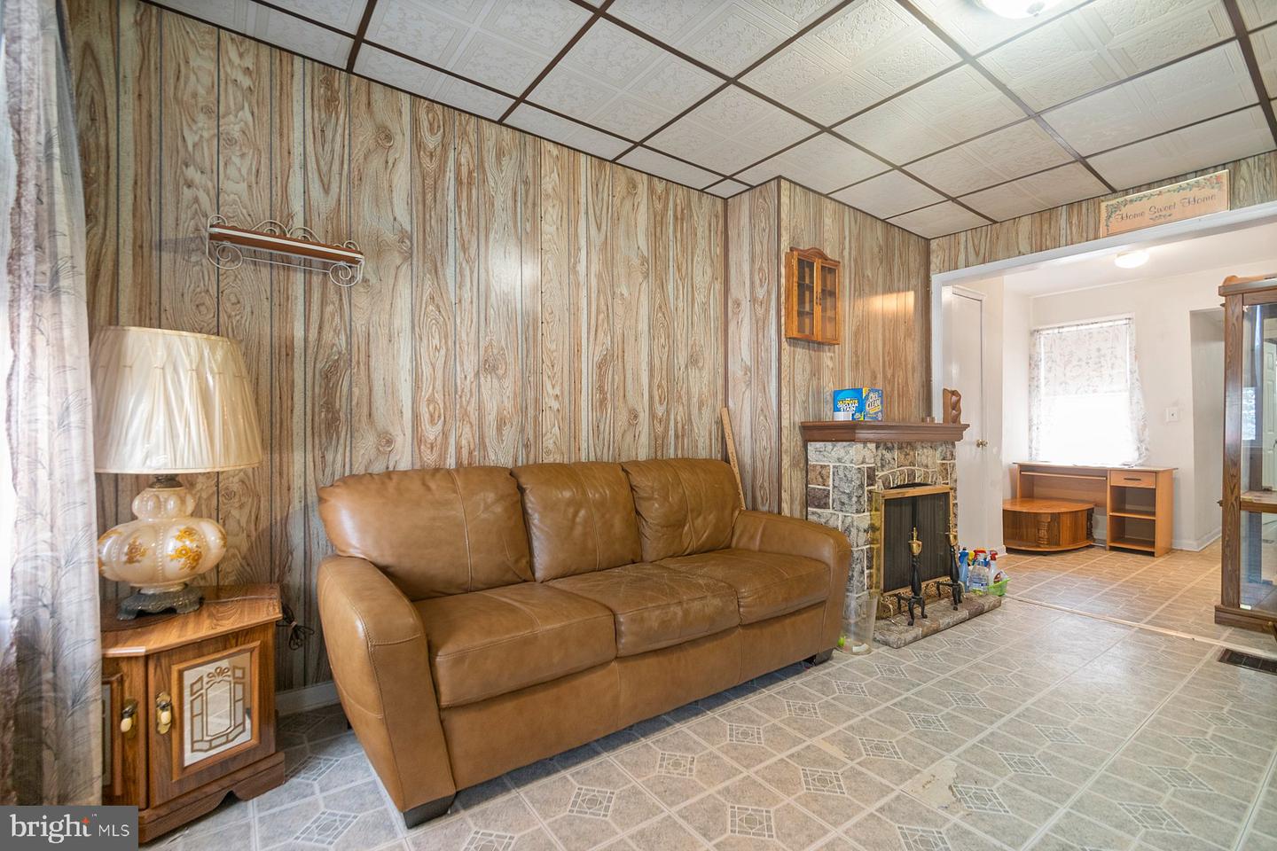 1725 Hollins St Property Photo 3