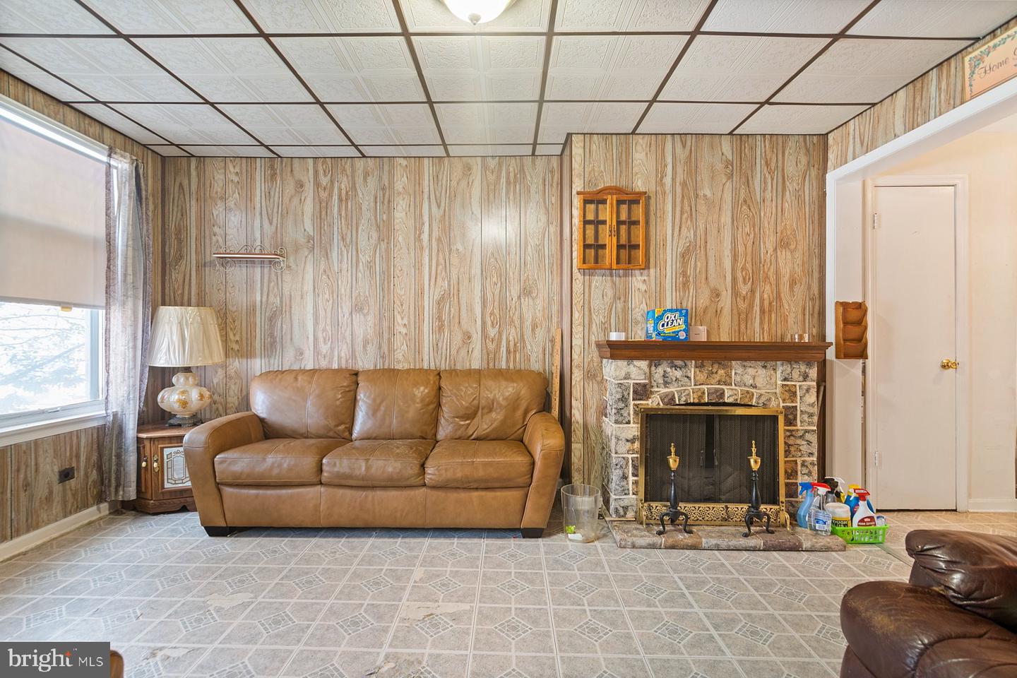 1725 Hollins St Property Photo 5