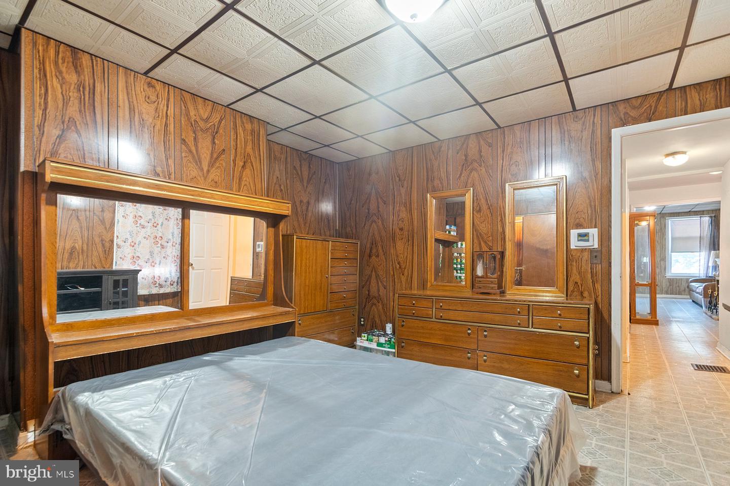 1725 Hollins St Property Photo 6