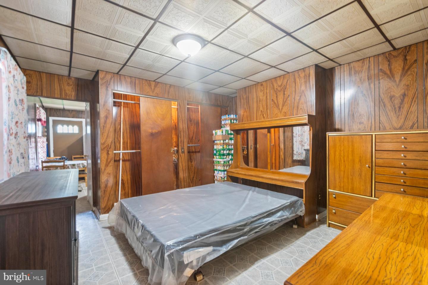 1725 Hollins St Property Photo 7