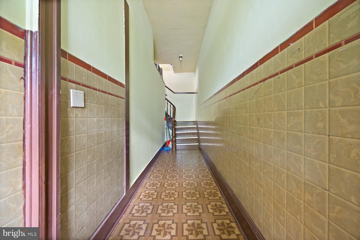 1725 Hollins St Property Photo 12