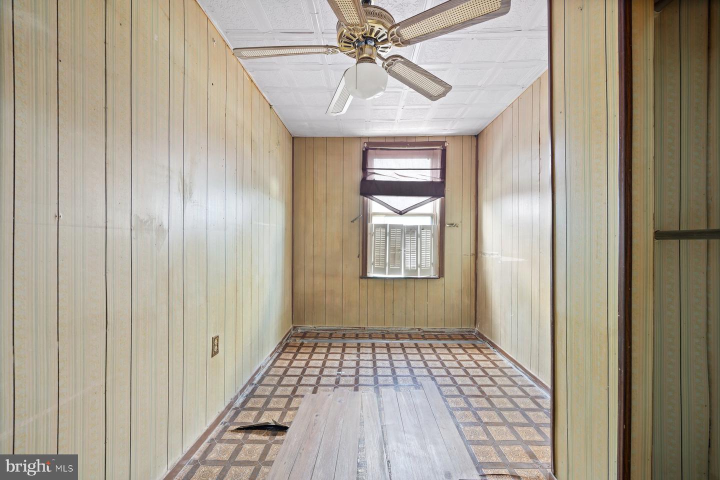 1725 Hollins St Property Photo 15