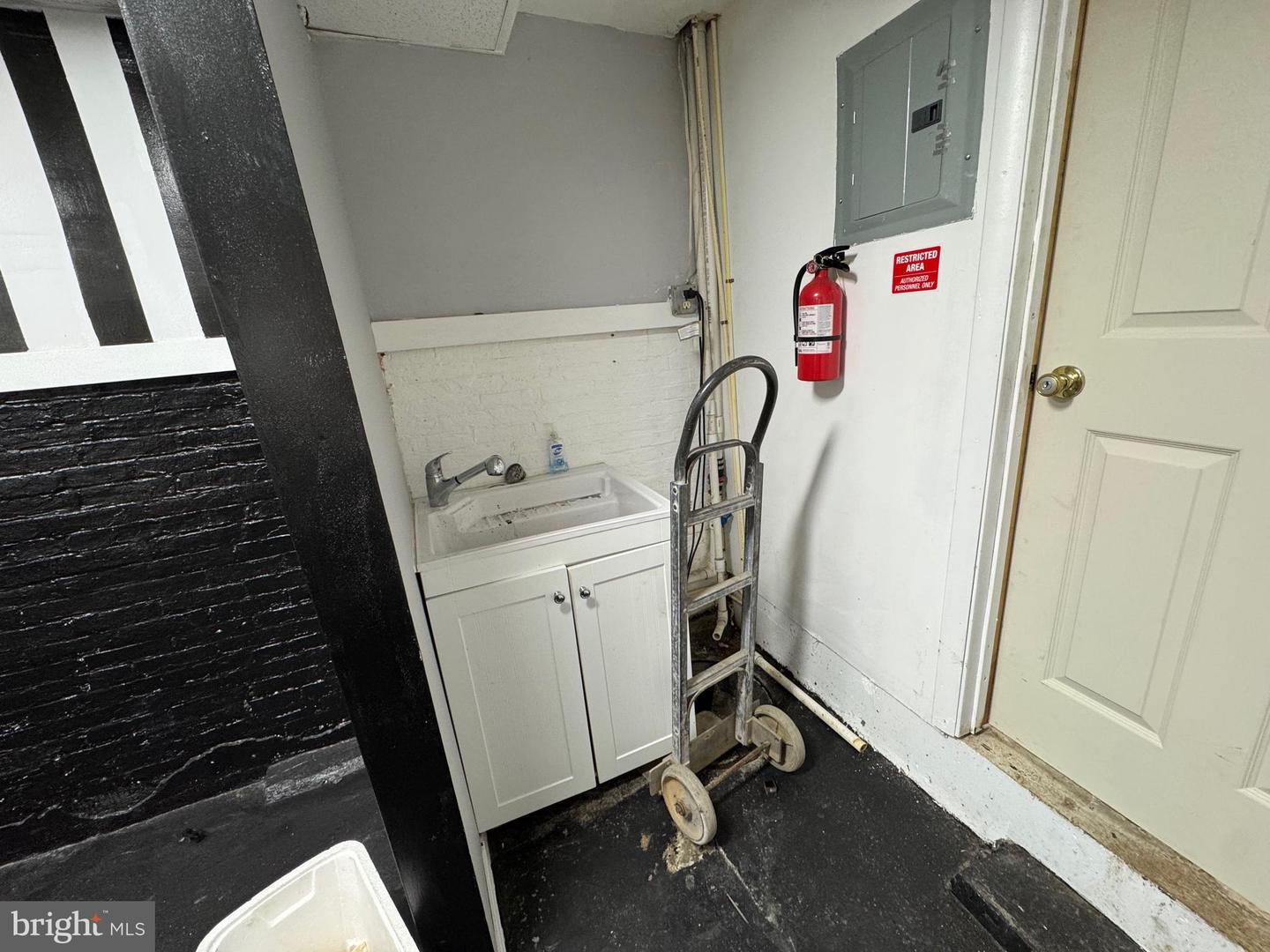 1013 N Charles St Property Photo 5