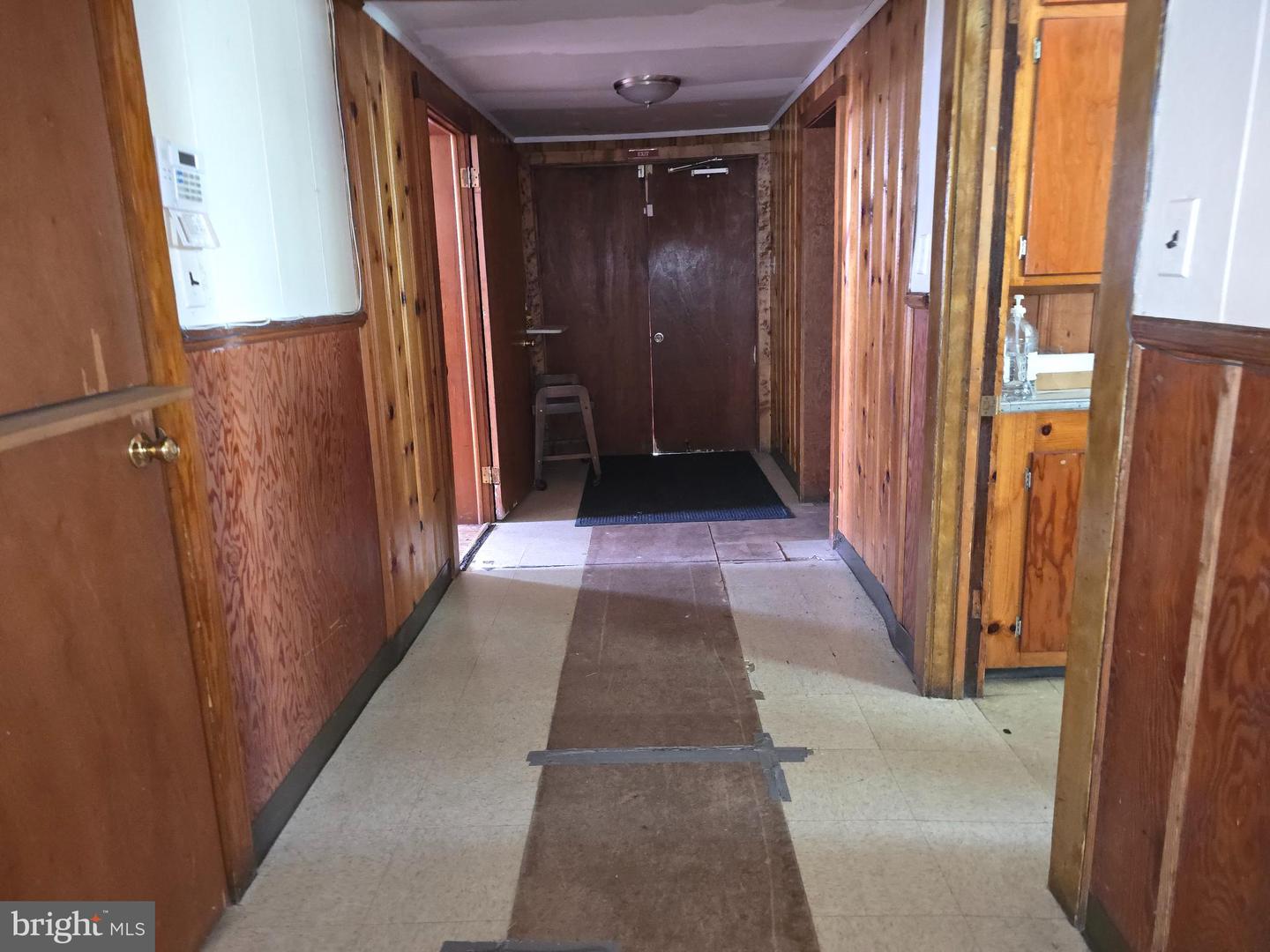 2111 Hollins Ferry Rd Property Photo 12
