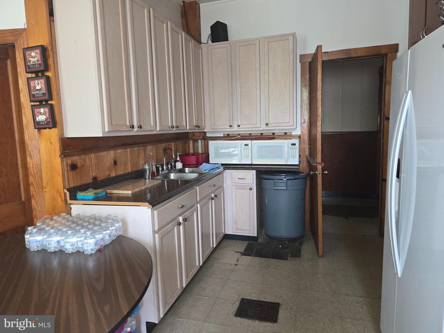 2111 Hollins Ferry Rd Property Photo 16