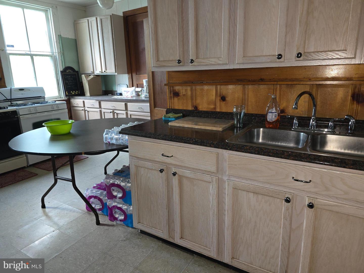 2111 Hollins Ferry Rd Property Photo 17