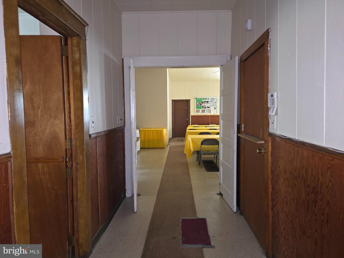 2111 Hollins Ferry Rd Property Photo 22