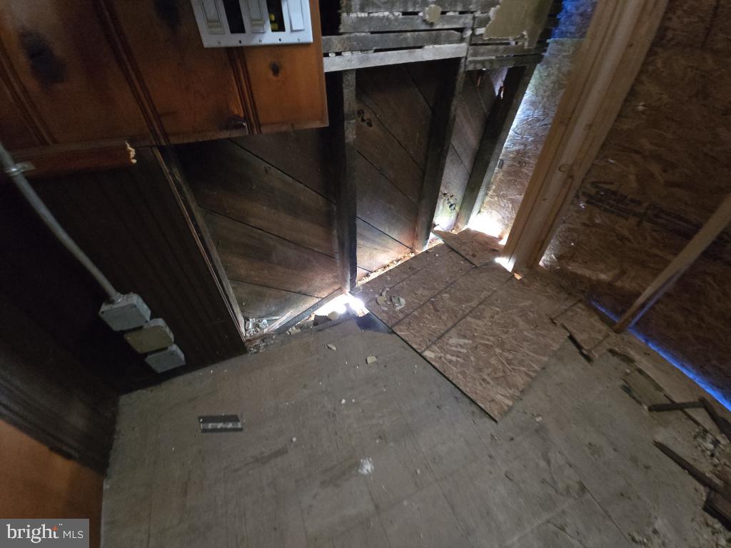 2111 Hollins Ferry Rd Property Photo 30