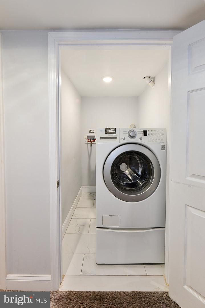 2039 Sinclair Ln Property Photo 29