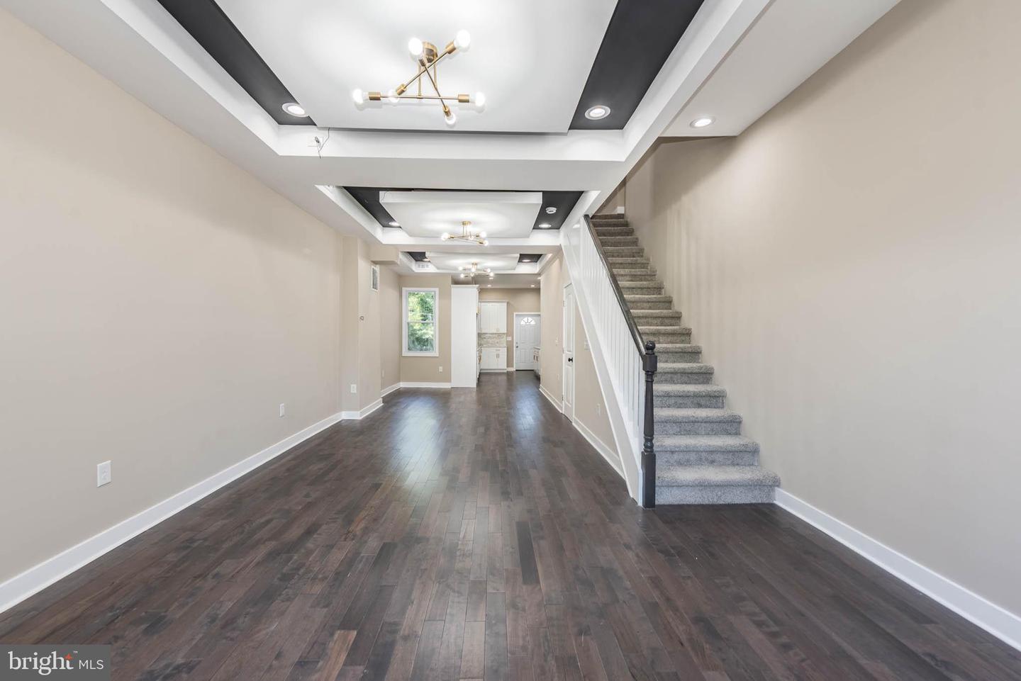 1713 N Bond St Property Photo 3