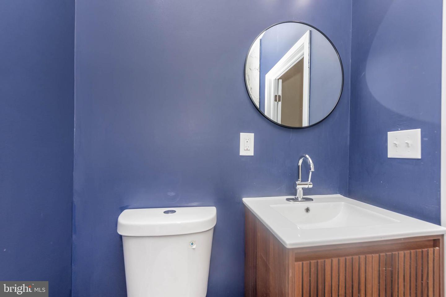 1713 N Bond St Property Photo 11