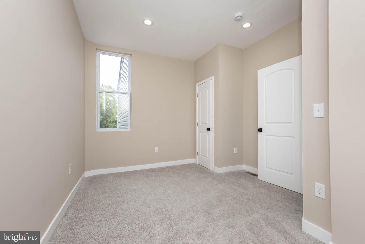 1713 N Bond St Property Photo 13