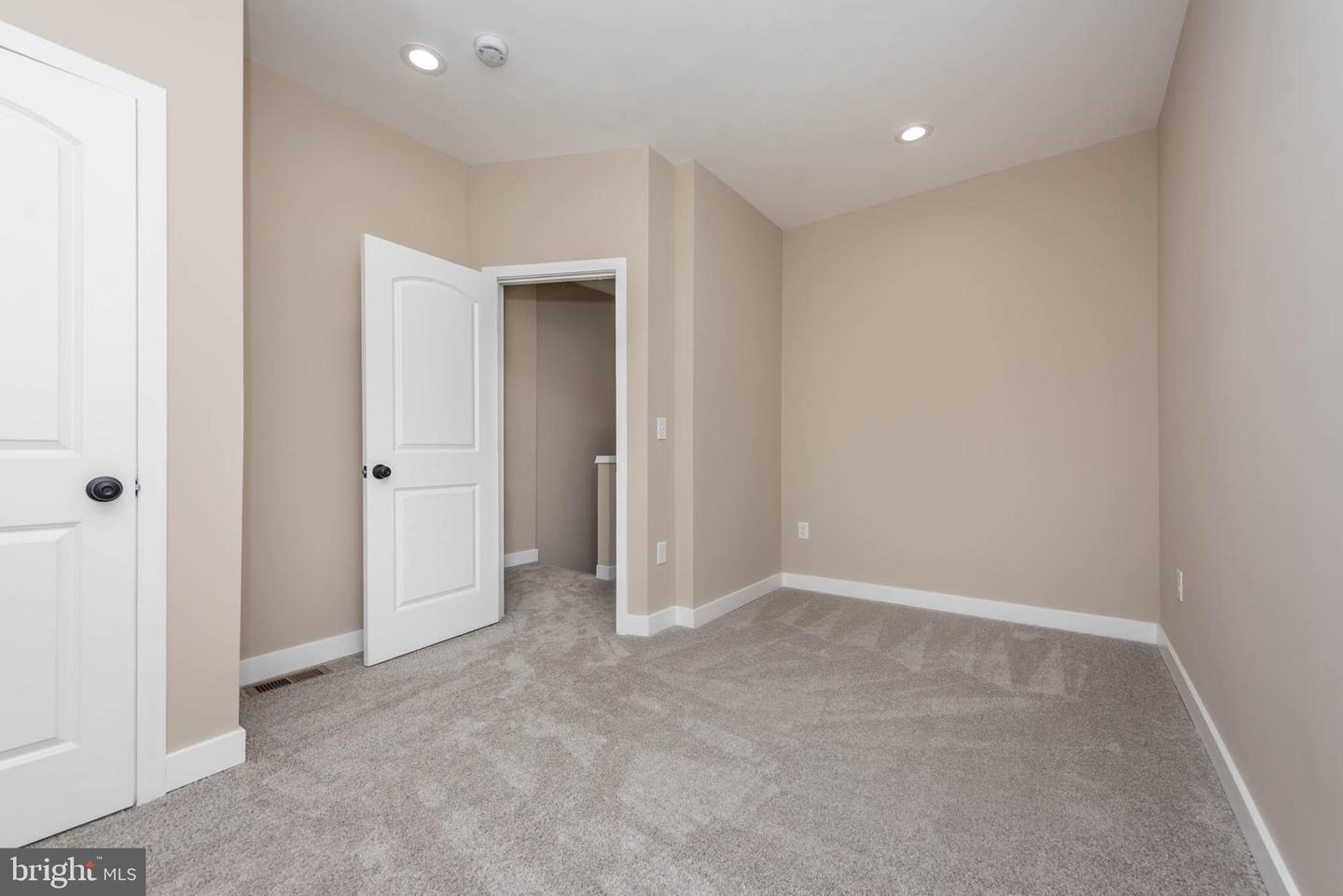 1713 N Bond St Property Photo 14