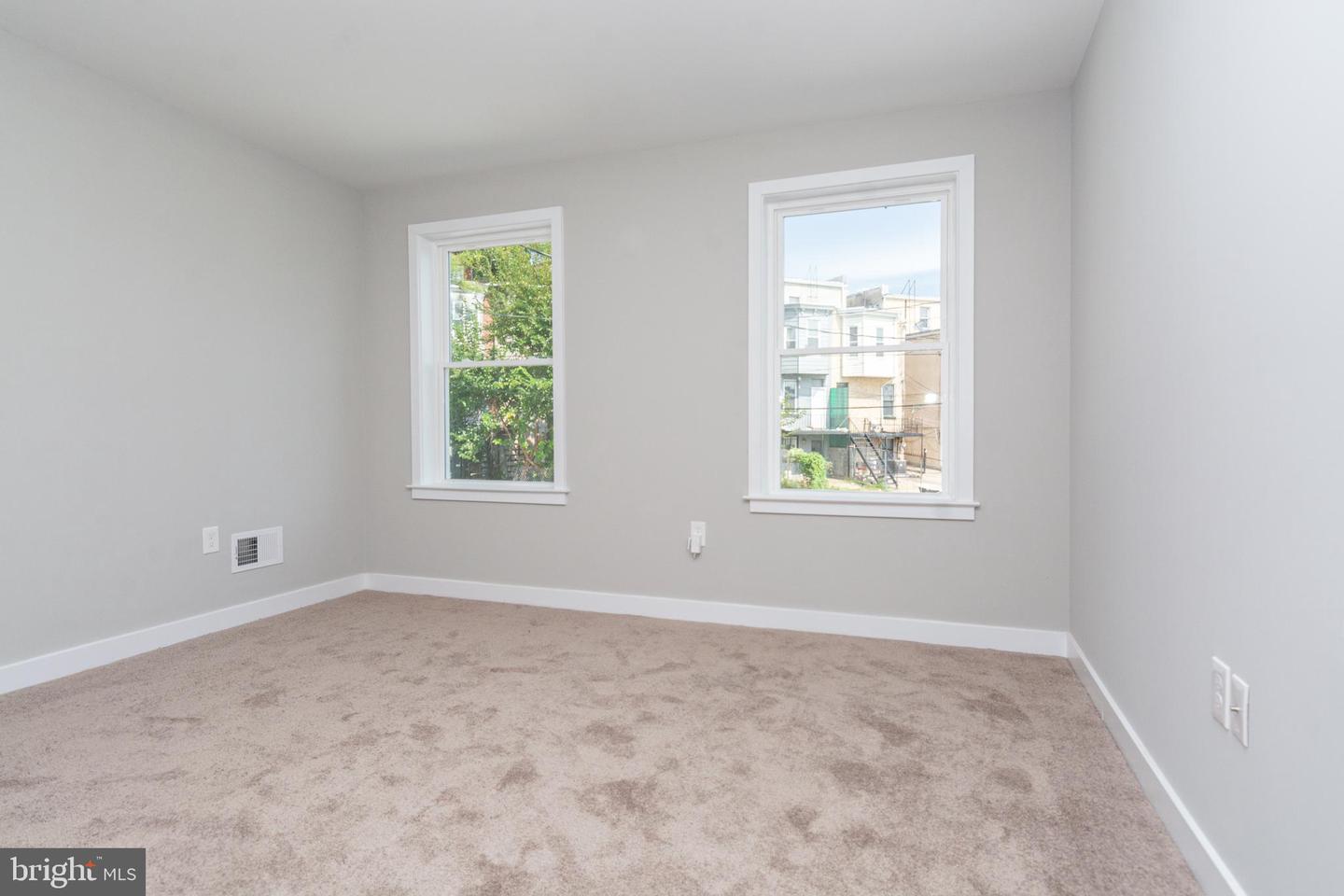 1328 Division St Property Photo 16