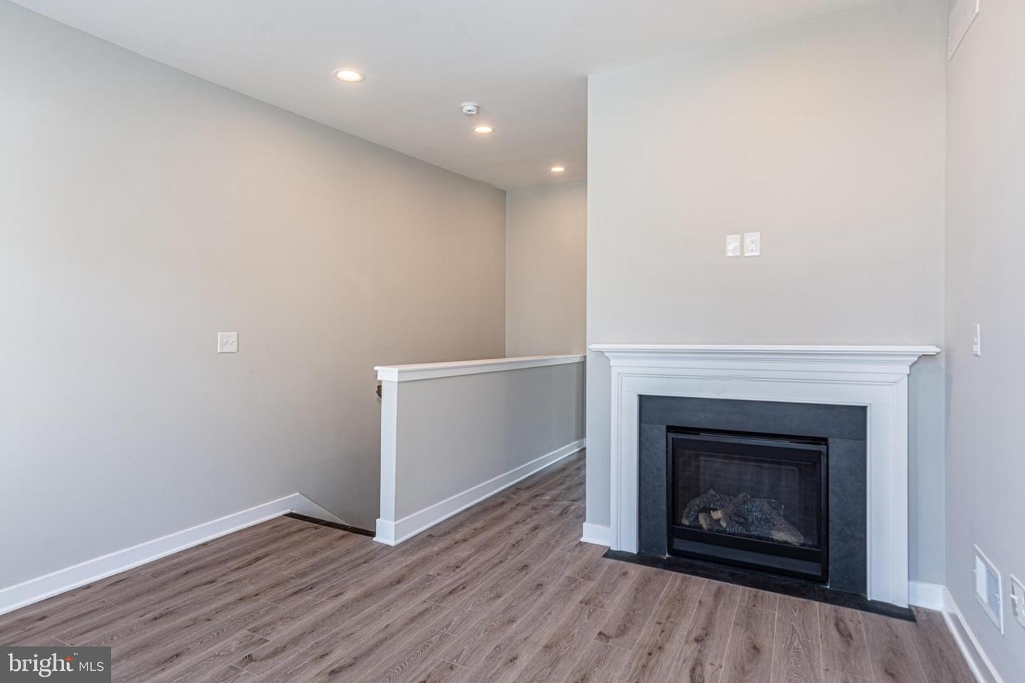 1328 Division St Property Photo 26