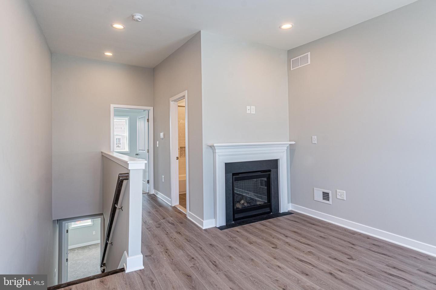1328 Division St Property Photo 27