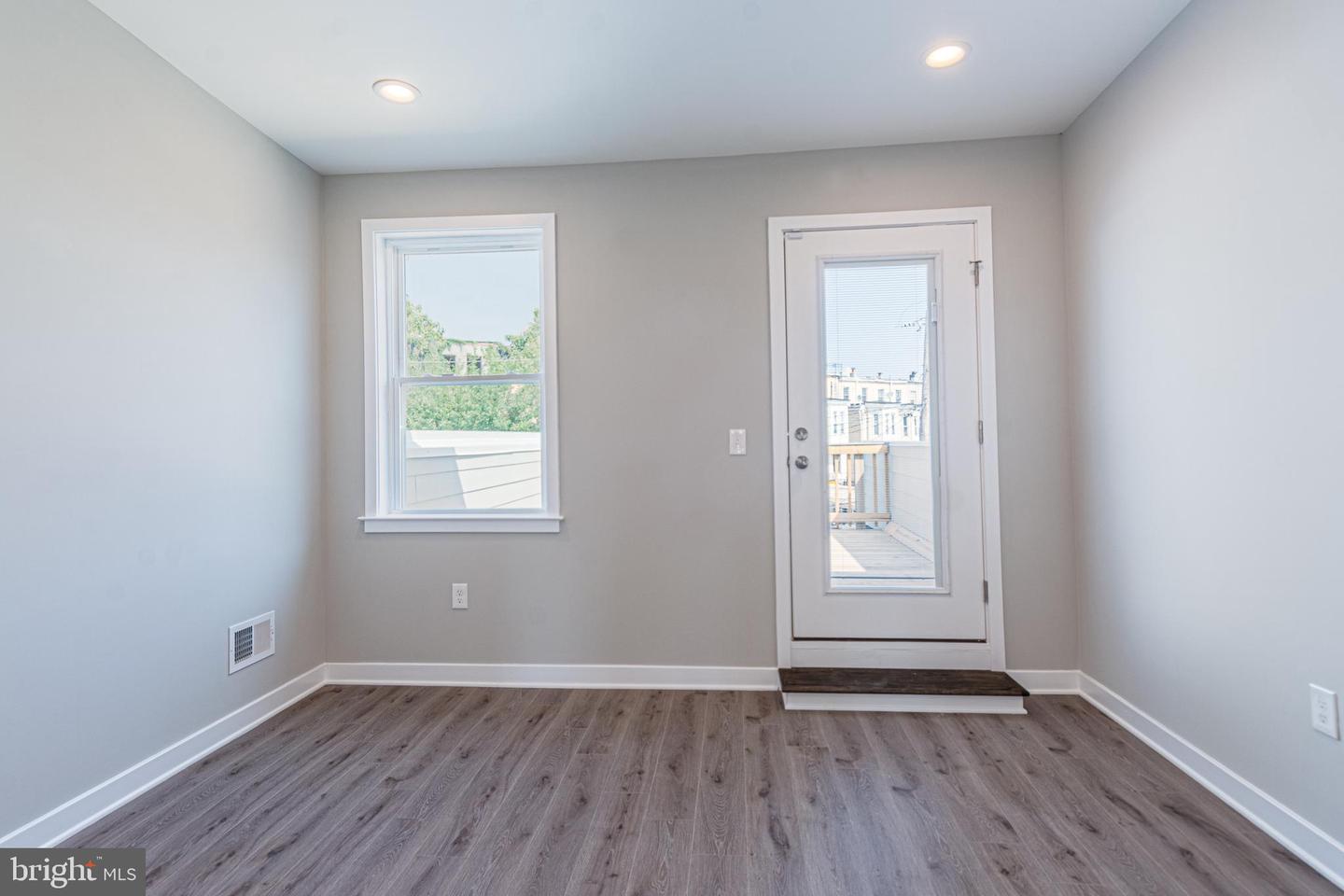 1328 Division St Property Photo 28