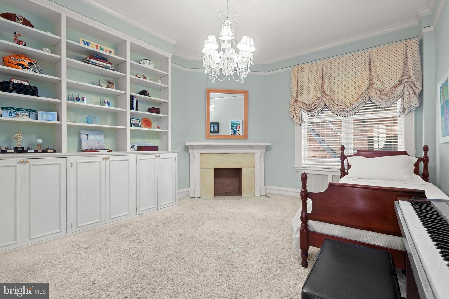 700 Washington Place #2d Property Photo 32
