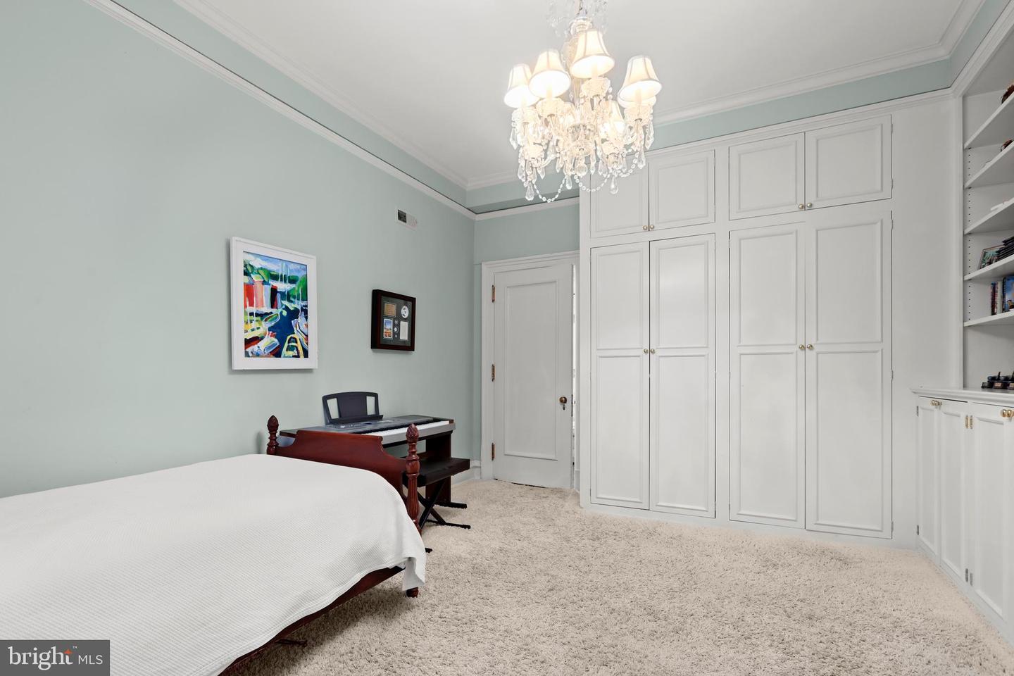 700 Washington Place #2d Property Photo 33