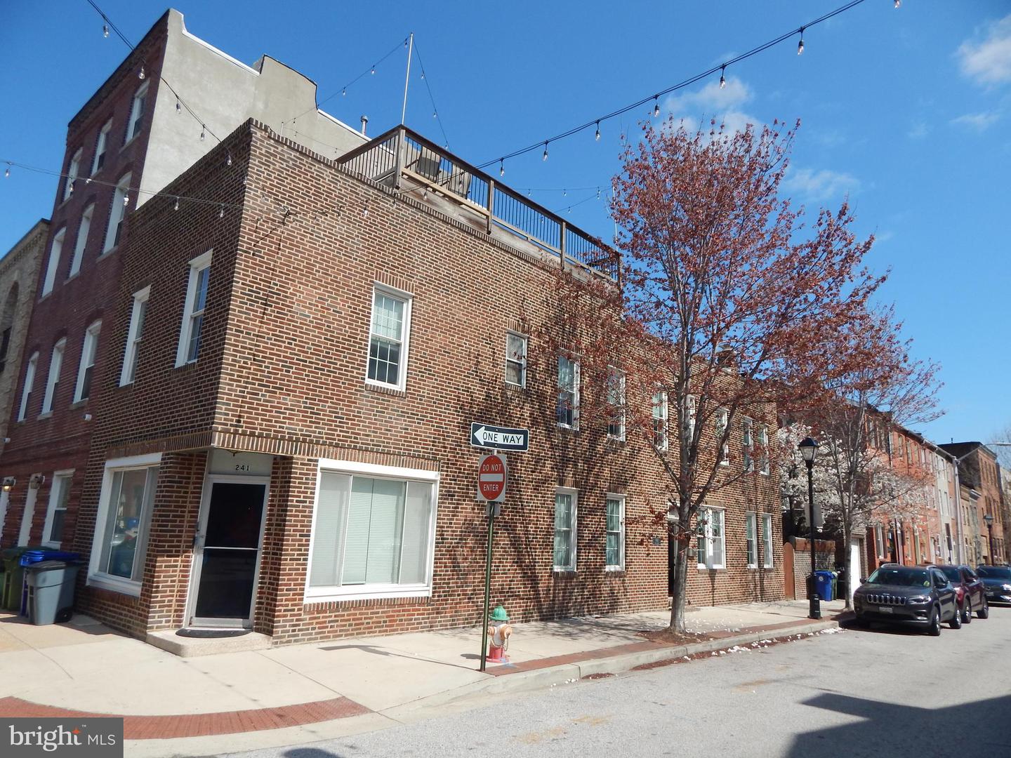 241 S Exeter St Property Photo 3