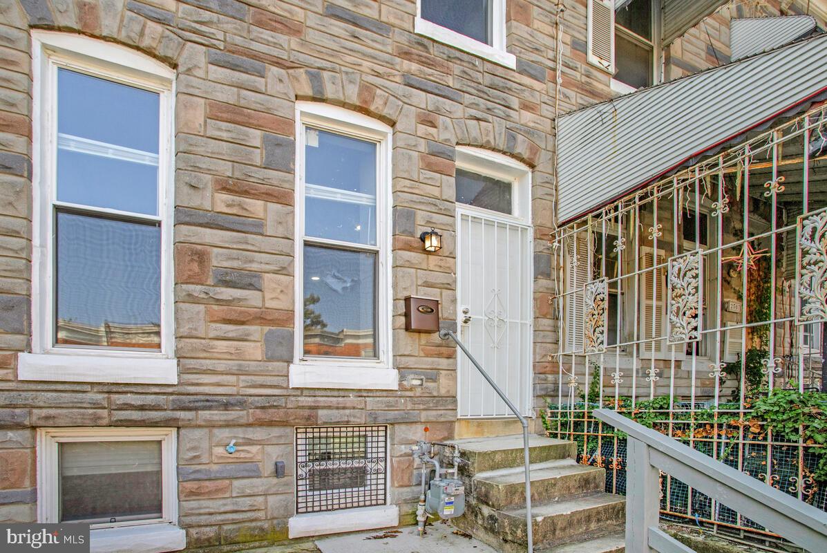 2505 Hollins St Property Photo 4