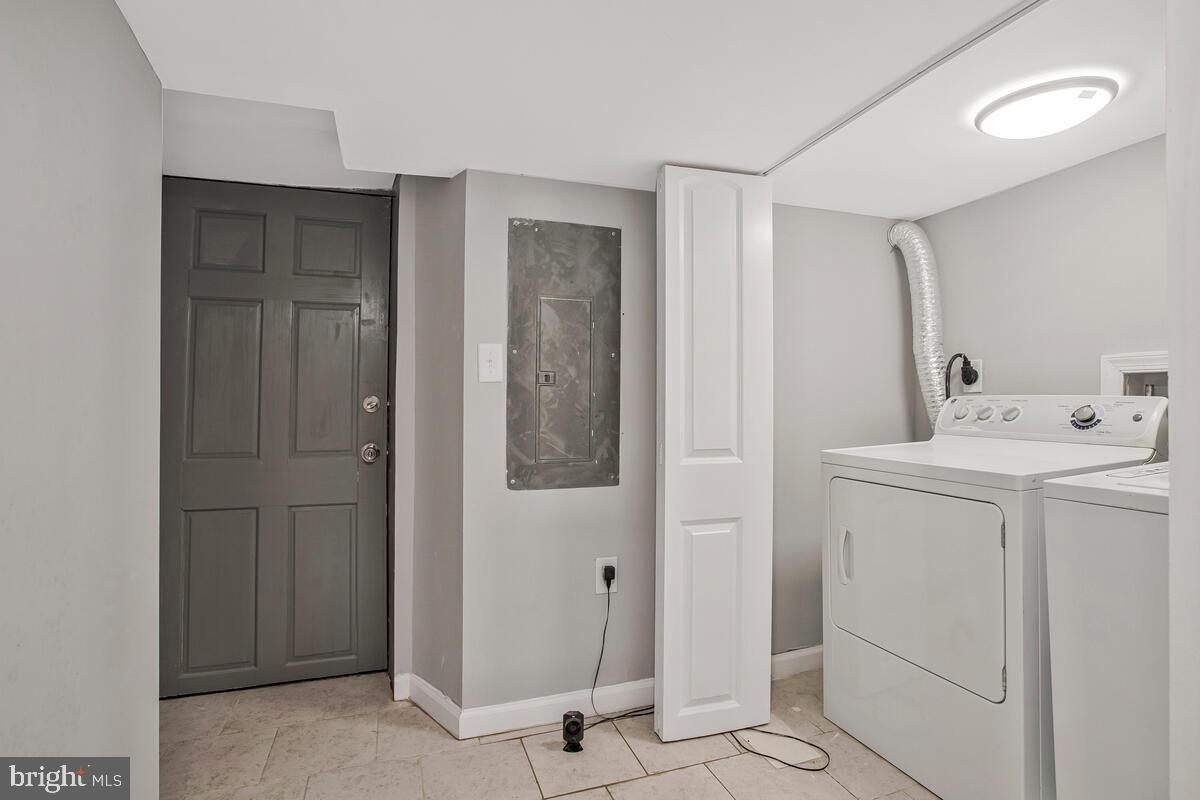2505 Hollins St Property Photo 30