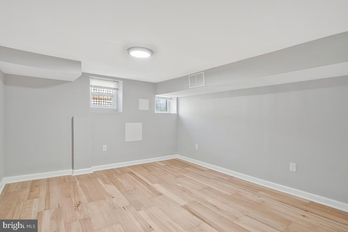 2505 Hollins St Property Photo 32