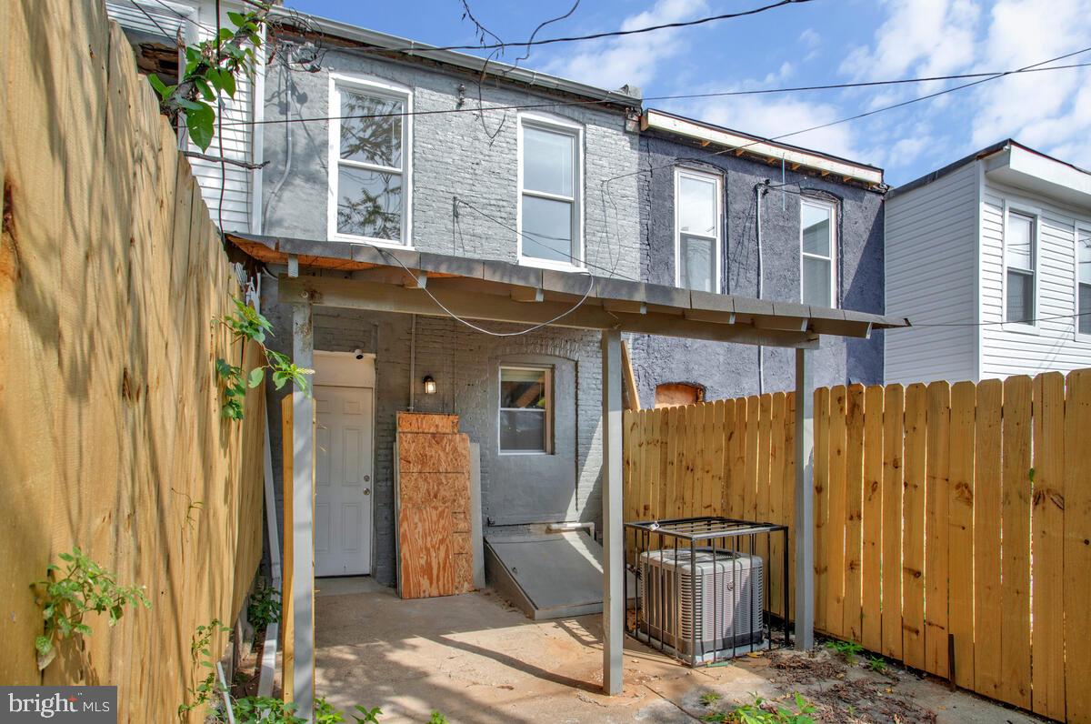 2505 Hollins St Property Photo 37