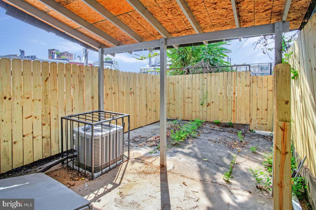 2505 Hollins St Property Photo 38