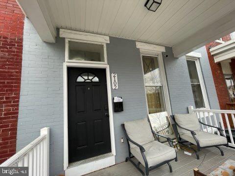 2102 Poplar Grove St Property Photo 4