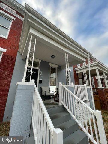 2102 Poplar Grove St Property Photo 5