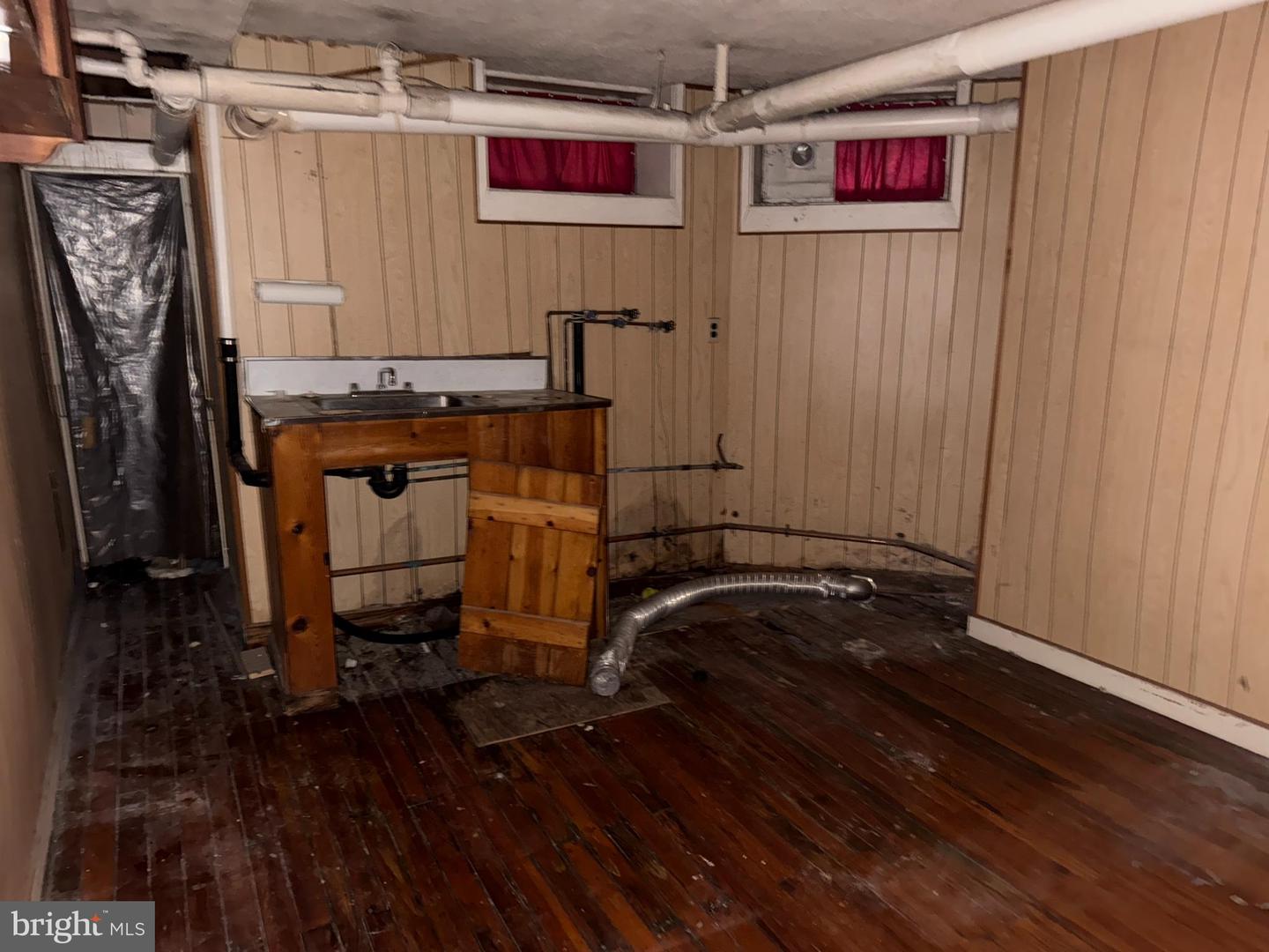 2036 Park Ave Property Photo 11