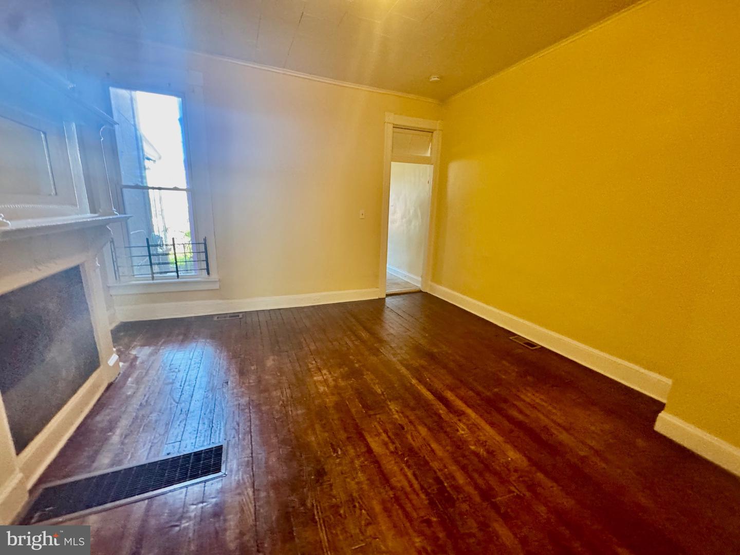 1942 W Fayette St Property Photo 30