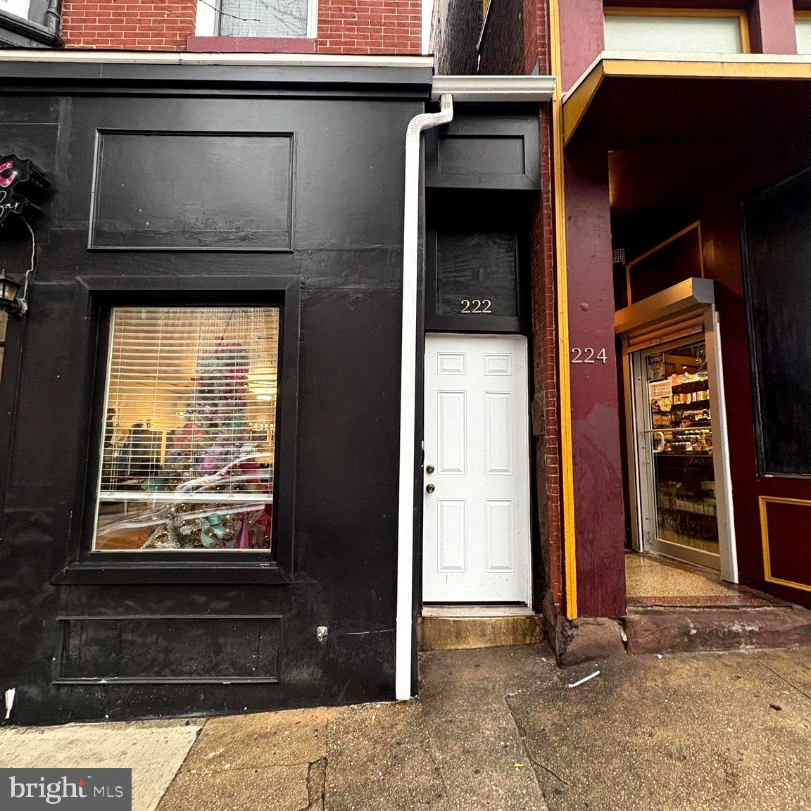 222 N Liberty St Property Photo 2