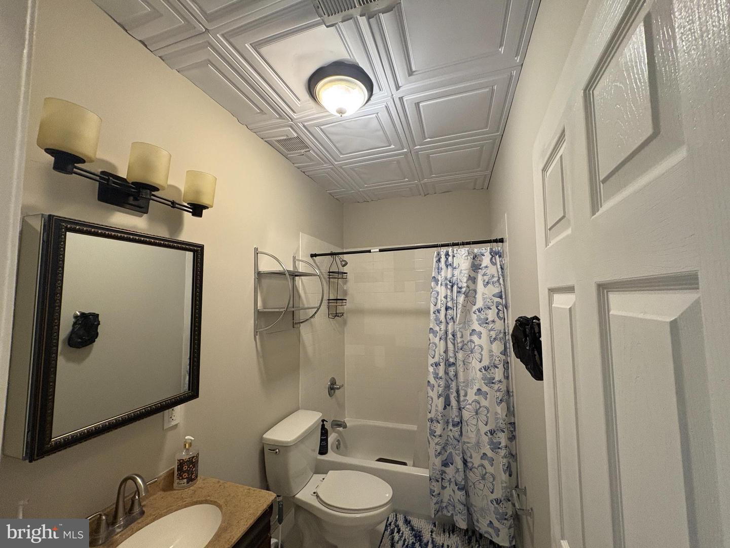 222 N Liberty St Property Photo 9
