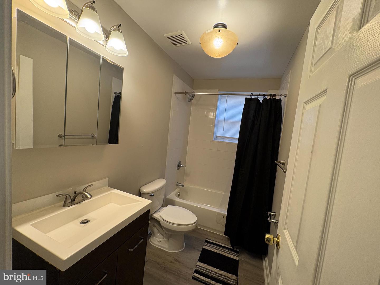 222 N Liberty St Property Photo 24
