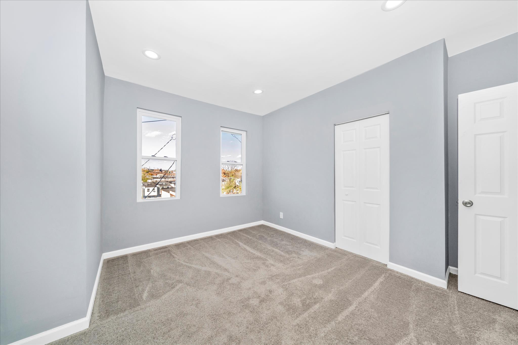 2224 W Fayette St Property Photo 4