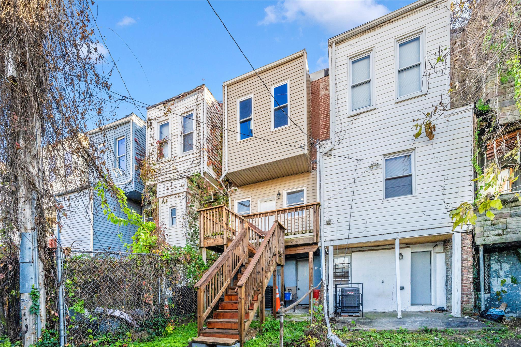 2224 W Fayette St Property Photo 20