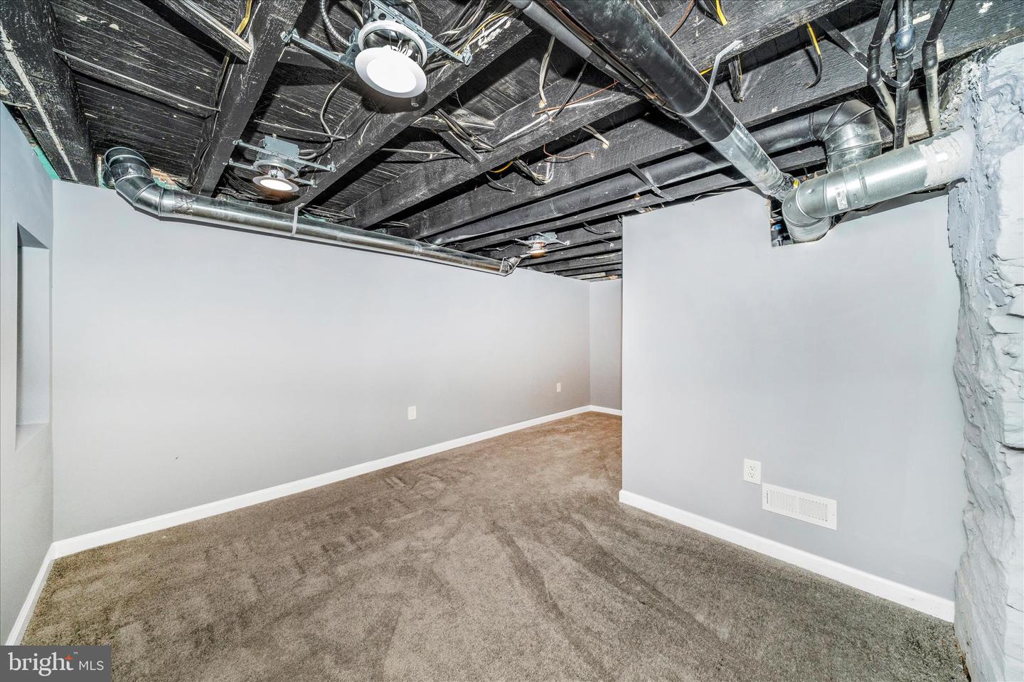 2224 W Fayette St Property Photo 23