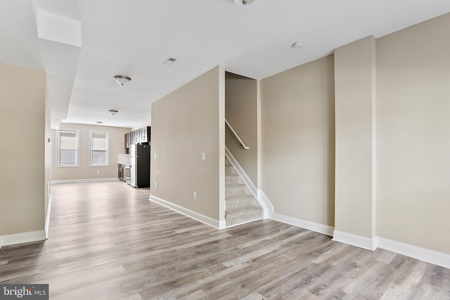 100 Collins Ave Property Photo 4