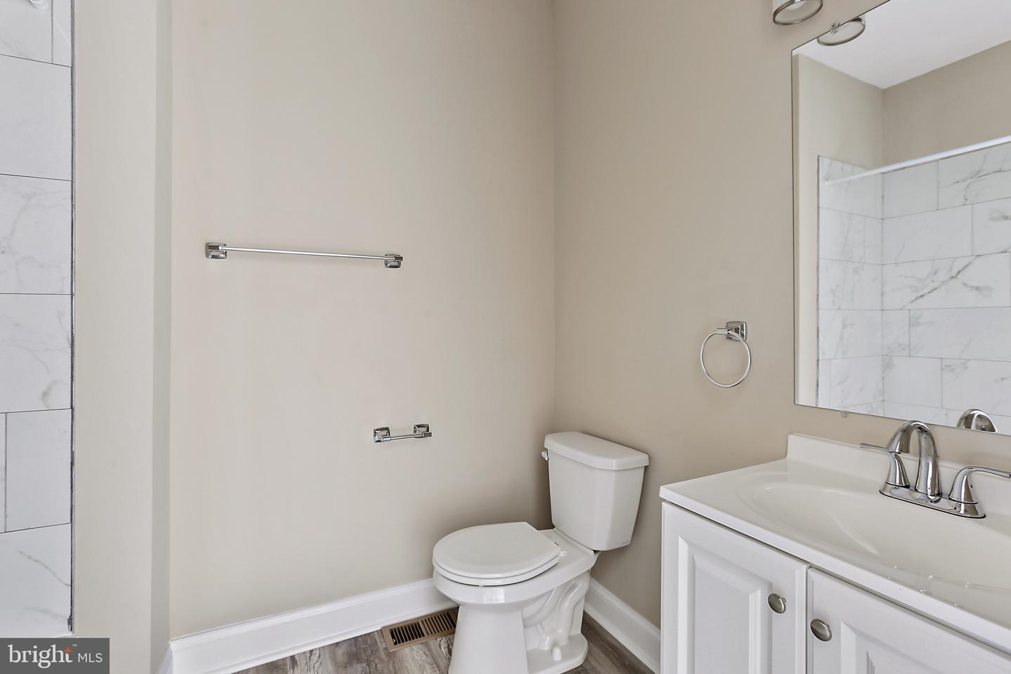 100 Collins Ave Property Photo 13