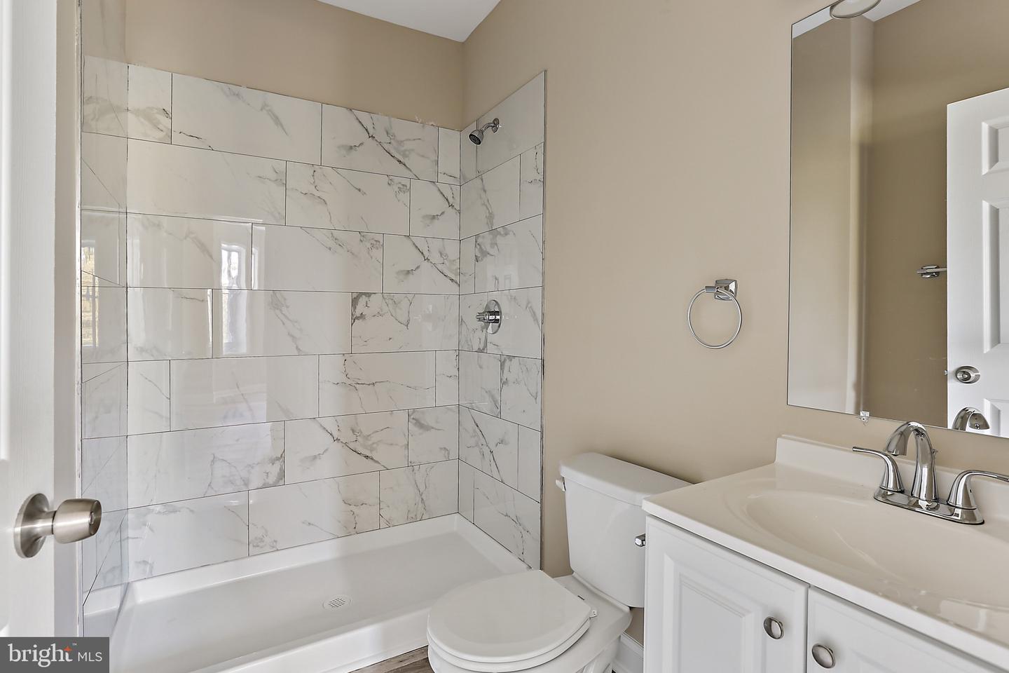 100 Collins Ave Property Photo 17