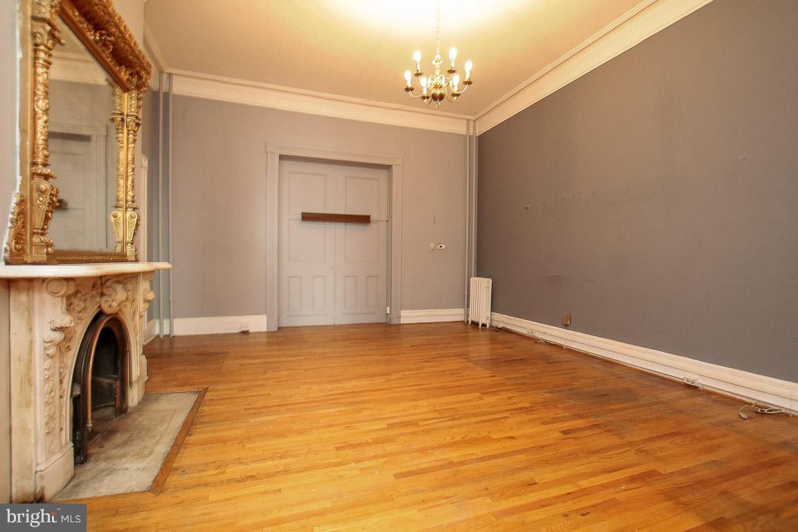 18 W Franklin St Property Photo 8