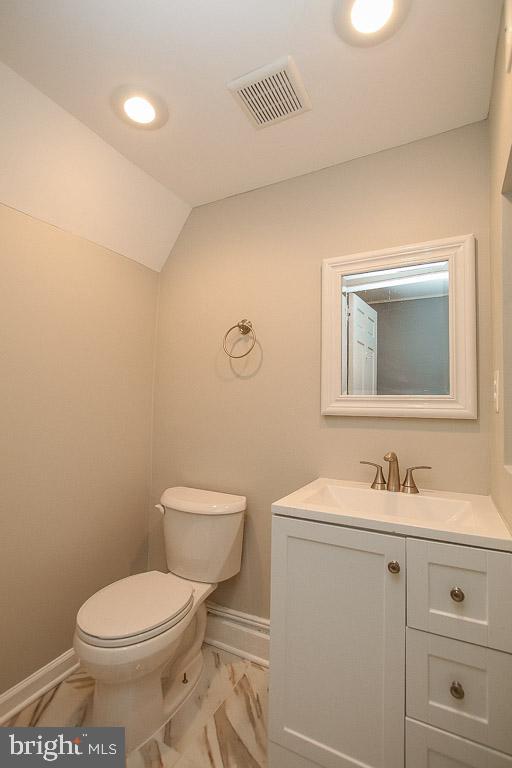 18 W Franklin St Property Photo 13