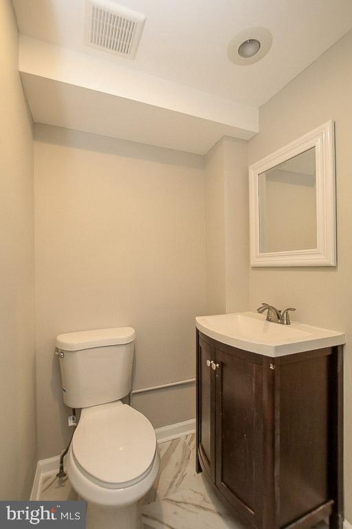 18 W Franklin St Property Photo 14